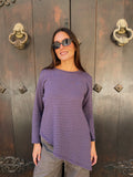 CAMISETA RAYAS ASIMETRICA LILA