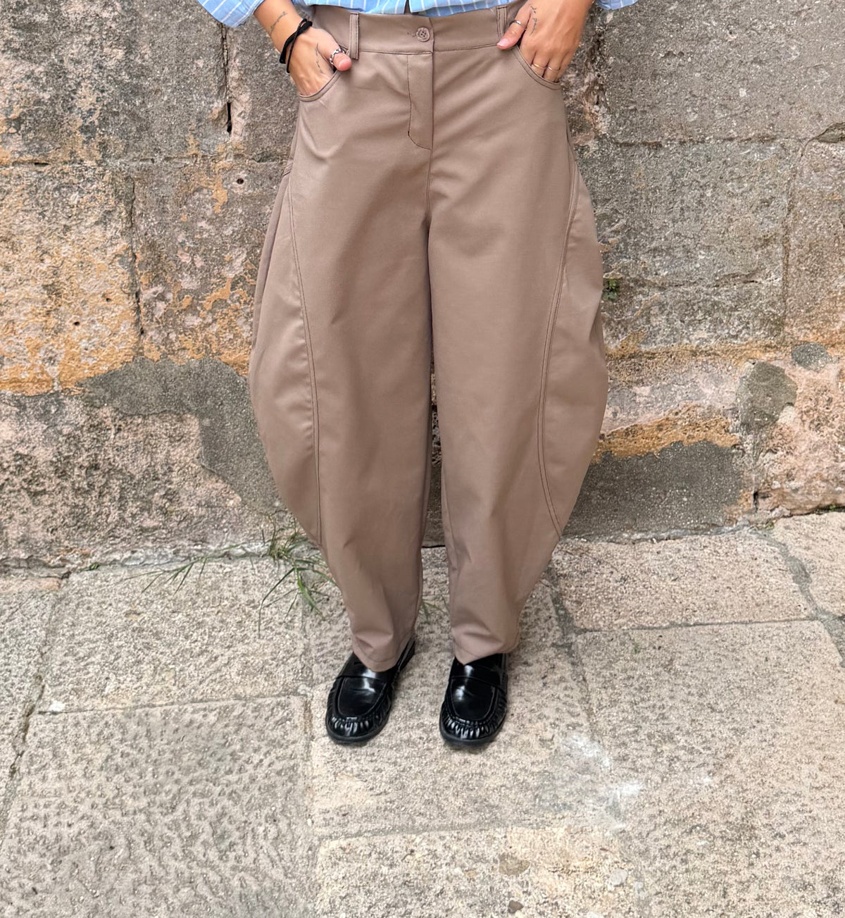 PANTALÓN BALLOON STITCH TOPO